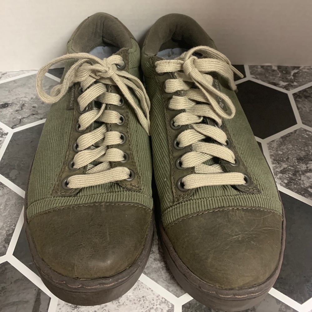 Columbia Men’s shoes New without tags